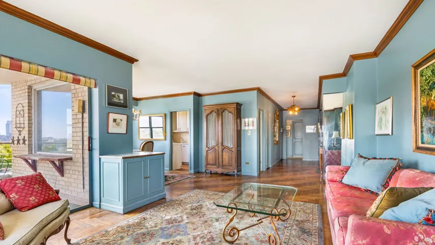 200 E END Avenue, New York City, NY 10128