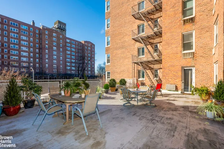 629 KAPPOCK Street, New York City, NY 10463