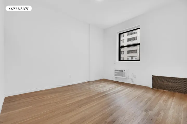 152 E 35TH Street, New York City, NY 10016