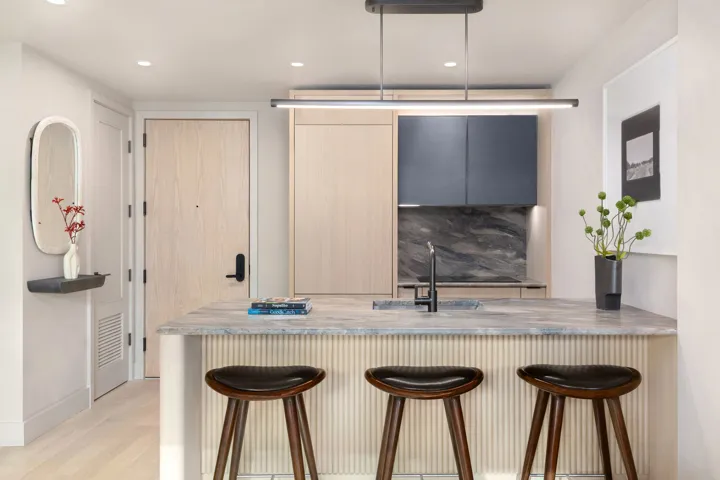 400 W 38TH Street, New York City, NY 10018