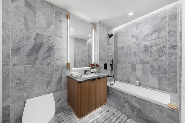 400 W 38TH Street, New York City, NY 10018