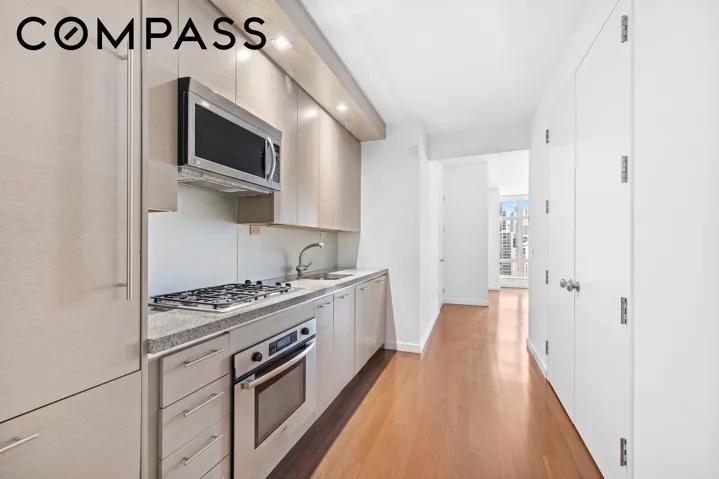 1600 Broadway, New York City, NY 10019