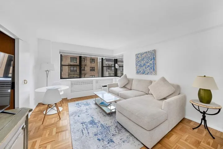 305 E 72nd Street, New York City, NY 10021