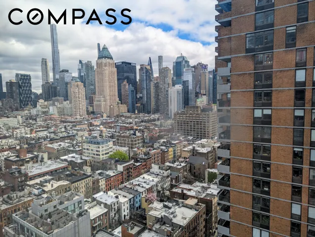 500 W 43rd Street, New York City, NY 10036