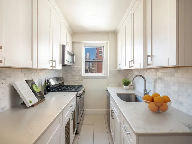 300 E 71ST Street, New York City, NY 10021