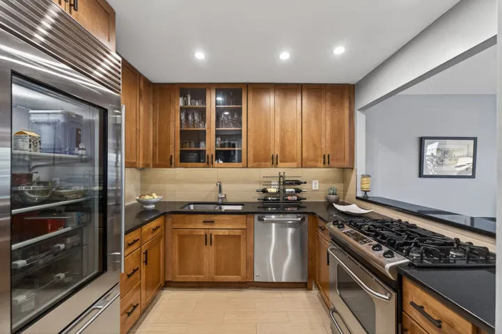 296 W 10TH Street, New York City, NY 10014