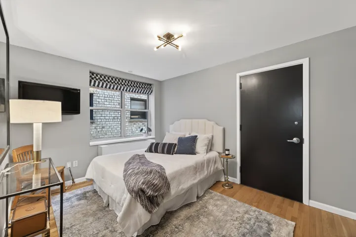 296 W 10TH Street, New York City, NY 10014