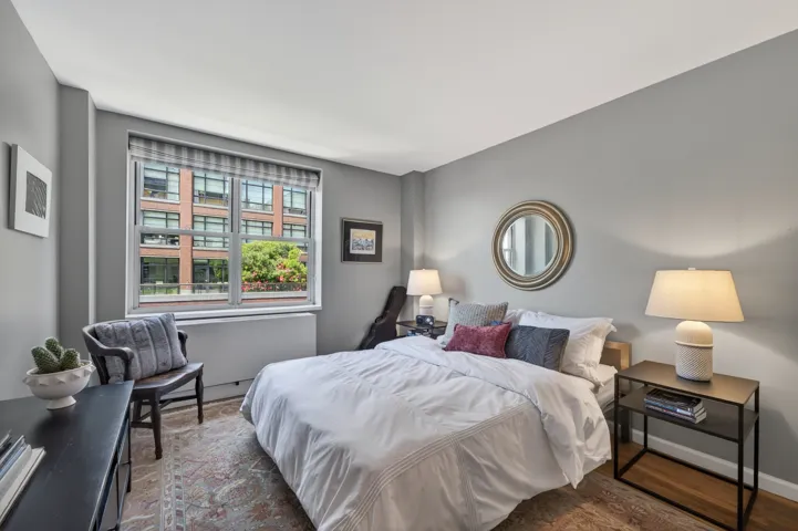 296 W 10TH Street, New York City, NY 10014