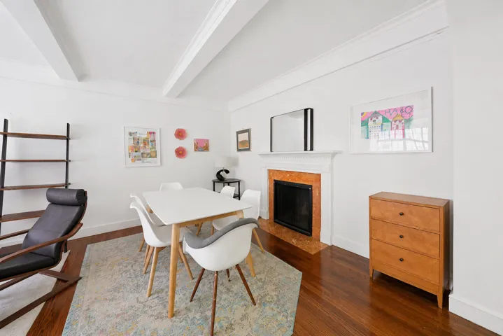 230 E 50TH Street, New York City, NY 10022