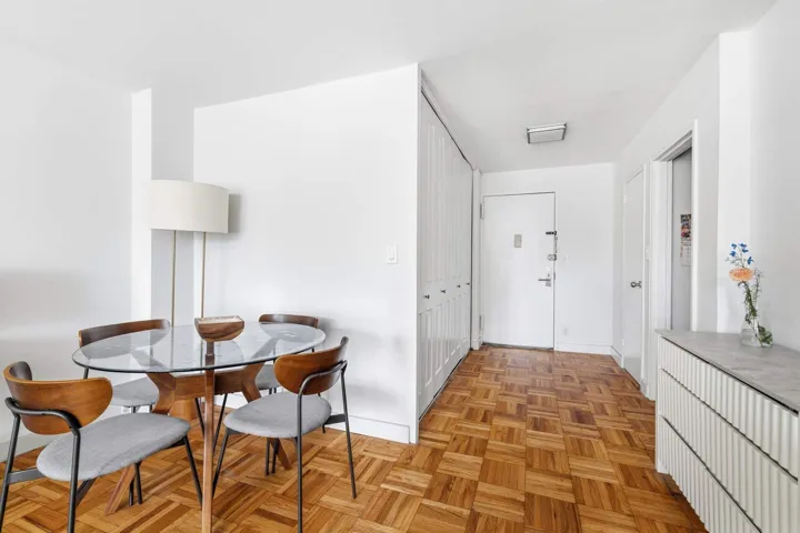 201 E 25th Street, New York City, NY 10010