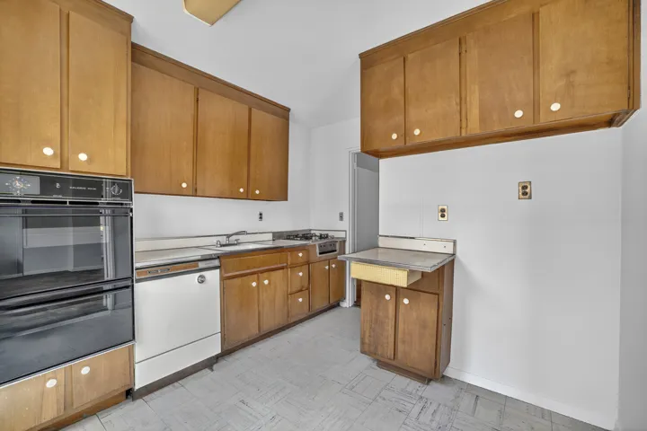 200 E 74TH Street, New York City, NY 10021