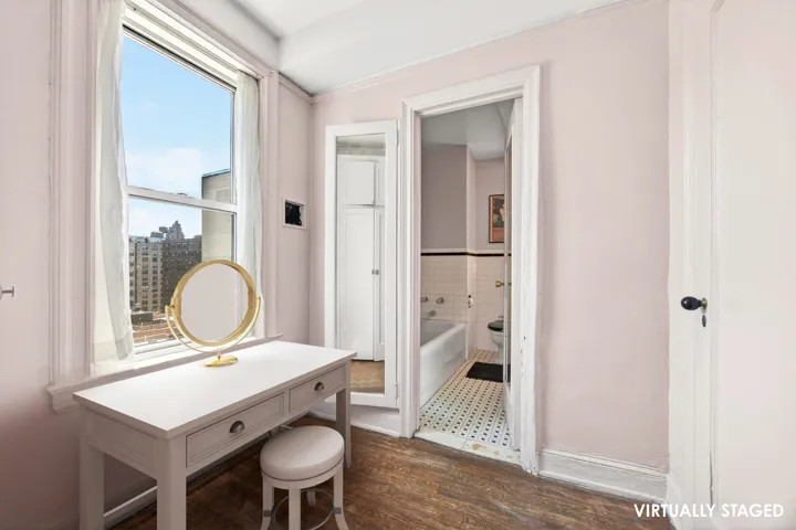 118 RIVERSIDE Drive, New York City, NY 10024