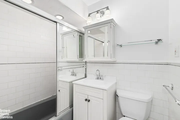 330 3RD Avenue, New York City, NY 10010
