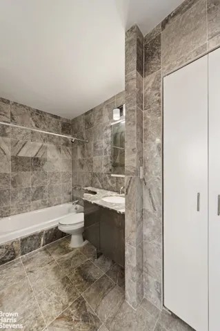 2025 BROADWAY, New York City, NY 10023