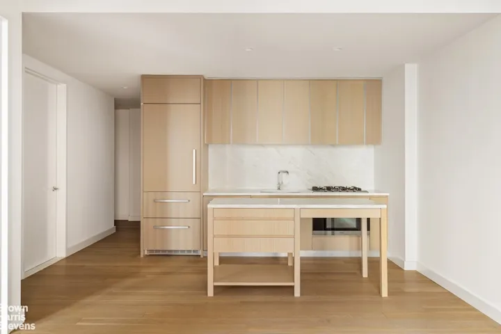 500 W 45TH Street, New York City, NY 10036