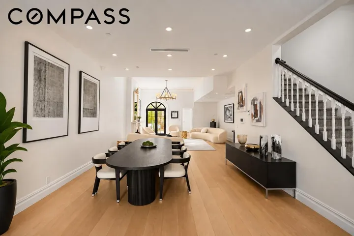 222 E 61st Street, New York City, NY 10065