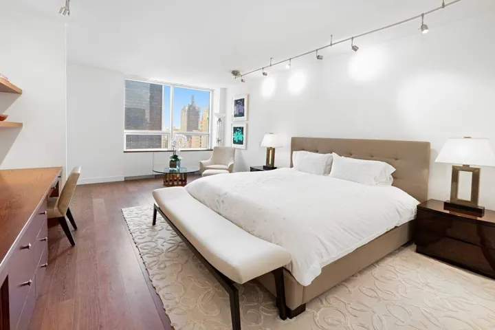 15 W 53rd Street, New York City, NY 10019