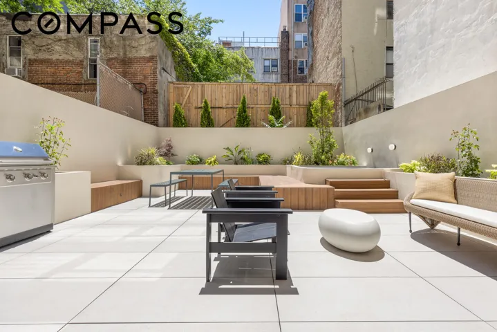 256 E 4th Street, New York City, NY 10009