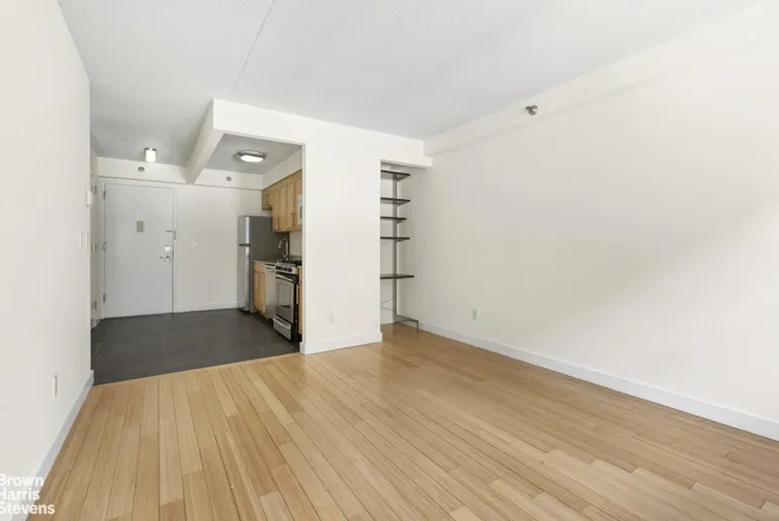 516 W 47TH Street, New York City, NY 10036