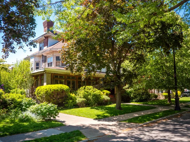 1112 ALBEMARLE Road, New York City, NY 11218