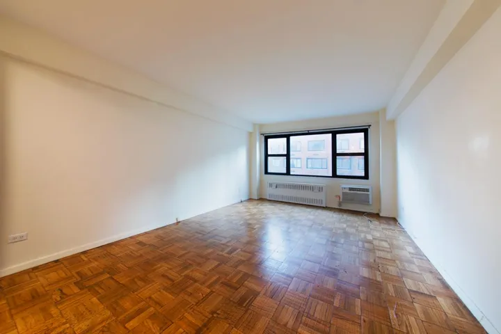 335 E 51st Street, New York City, NY 10022