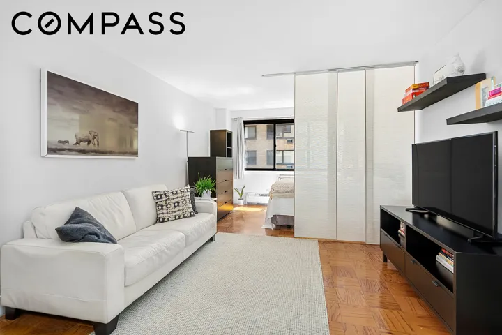 16 W 16th Street, New York City, NY 10011