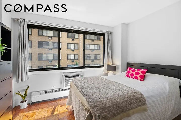 16 W 16th Street, New York City, NY 10011