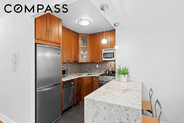 16 W 16th Street, New York City, NY 10011