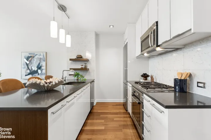 58 METROPOLITAN Avenue, New York City, NY 11249