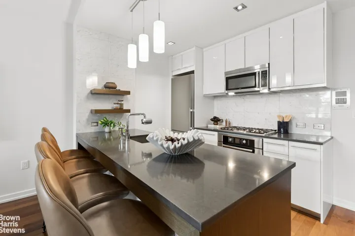 58 METROPOLITAN Avenue, New York City, NY 11249