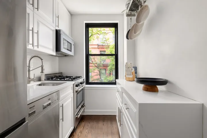 81 BEDFORD Street, New York City, NY 10014