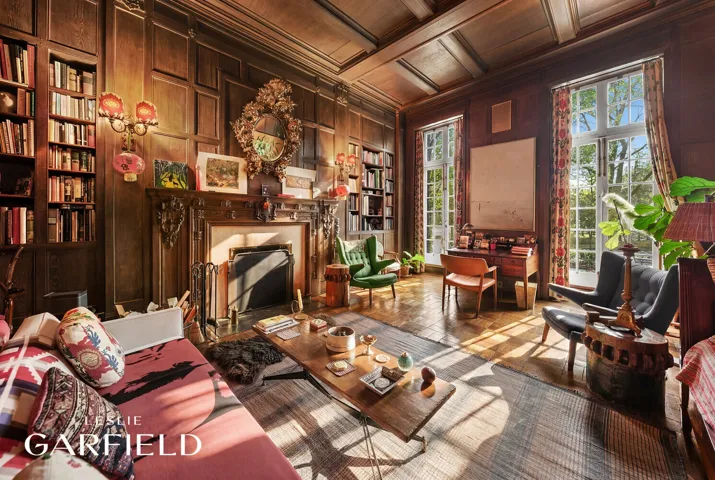 23 WASHINGTON N Square, New York City, NY 10011