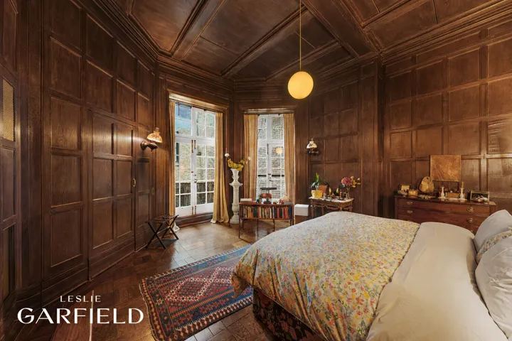 23 WASHINGTON N Square, New York City, NY 10011