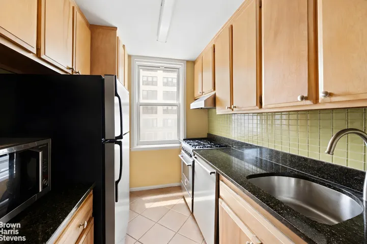 77 7TH Avenue, New York City, NY 10011