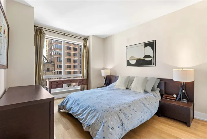 350 W 42ND Street, New York City, NY 10036