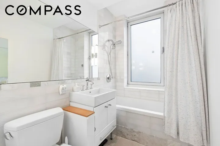 635 W 42nd Street, New York City, NY 10036