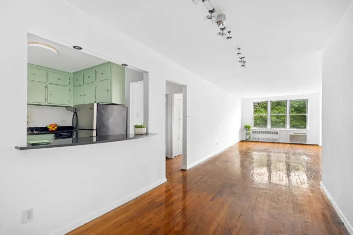 415 ARGYLE Road, New York City, NY 11218