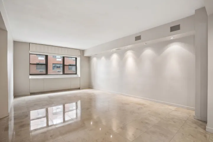 181 E 73RD Street, New York City, NY 10021