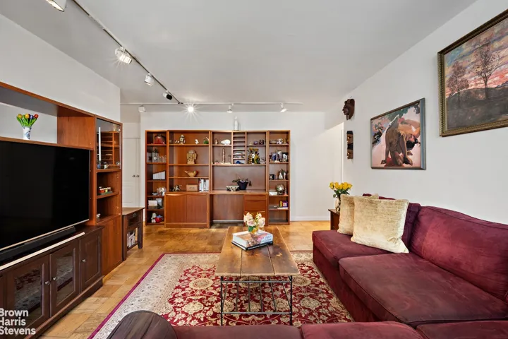 165 W END Avenue, New York City, NY 10023