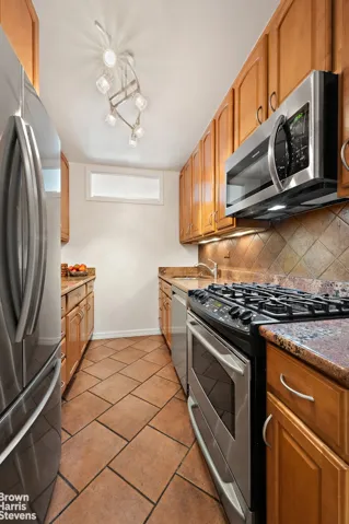 165 W END Avenue, New York City, NY 10023