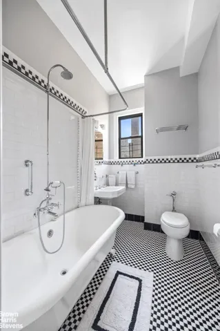 1349 LEXINGTON Avenue, New York City, NY 10128
