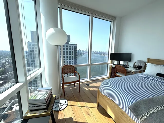 21 INDIA Street, New York City, NY 11222