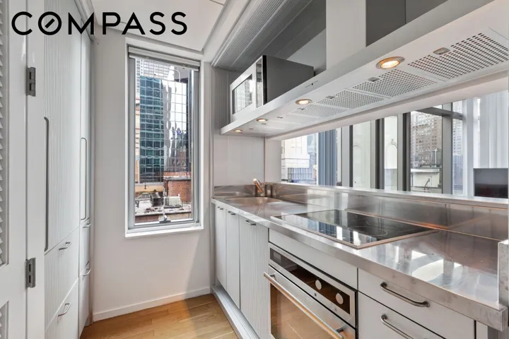 18 W 48th Street, New York City, NY 10036