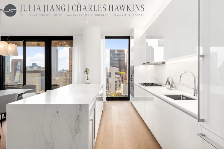 695 1ST Avenue, New York City, NY 10016