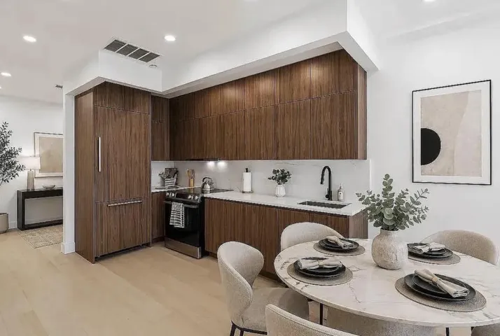 371 Hawthorne Street, New York City, NY 11225