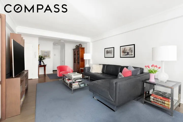 30 E 9th Street, New York City, NY 10003