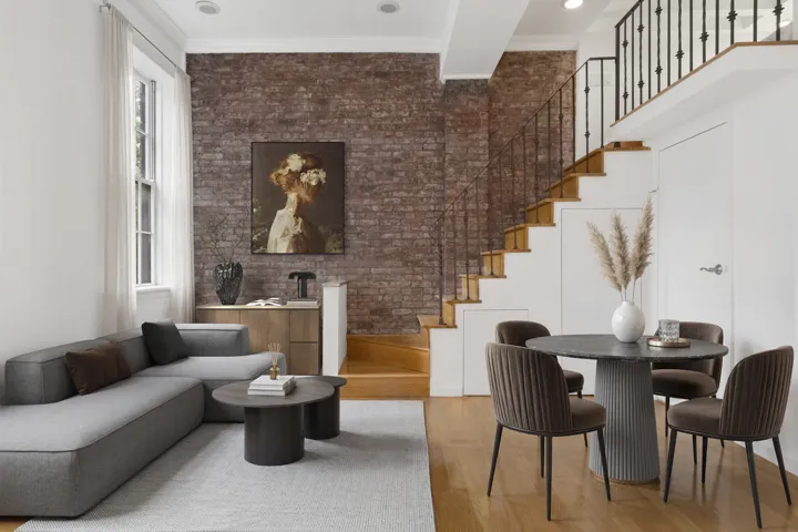 100 W 15TH Street, New York City, NY 10011