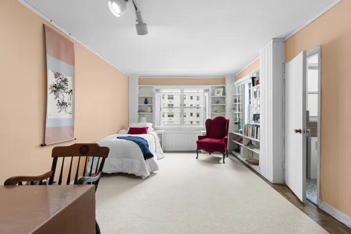70 E 10TH Street, New York City, NY 10003