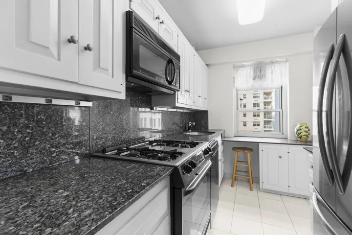 70 E 10TH Street, New York City, NY 10003