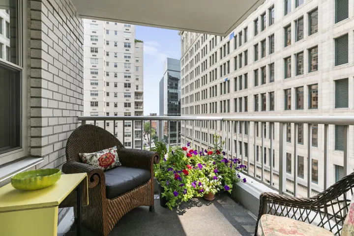 70 E 10TH Street, New York City, NY 10003